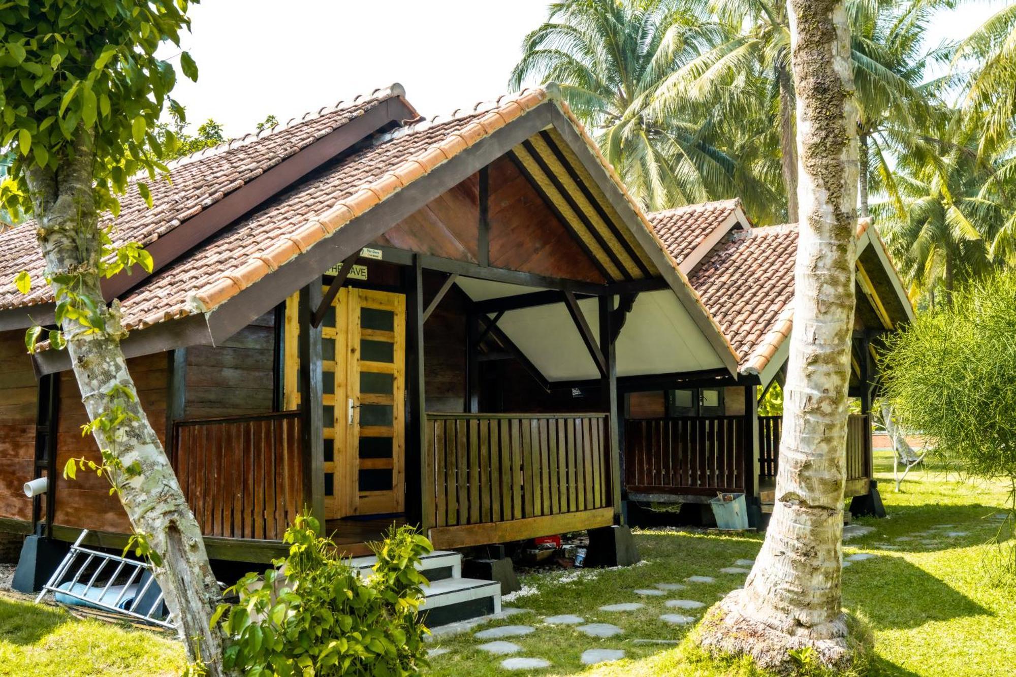 Sumatra Surf Resort Biha Екстер'єр фото